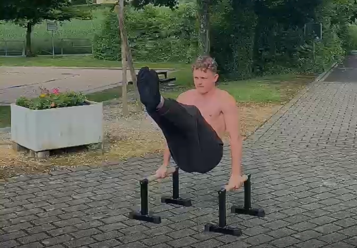 Social Media Post - Press Ups