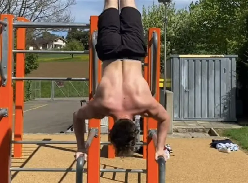 Social Media Post - Handstand Push-Ups